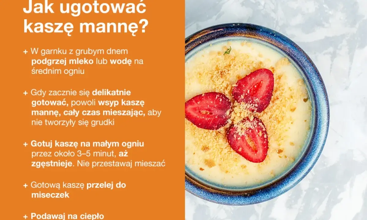 Miseczka kremowej kaszy manny na mleku, udekorowana plasterkami truskawek i posypką.