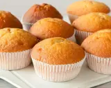 Wilgotne i puszyste muffinki, idealne na podwieczorek. Ten przepis na muffinki jest prosty i szybki.